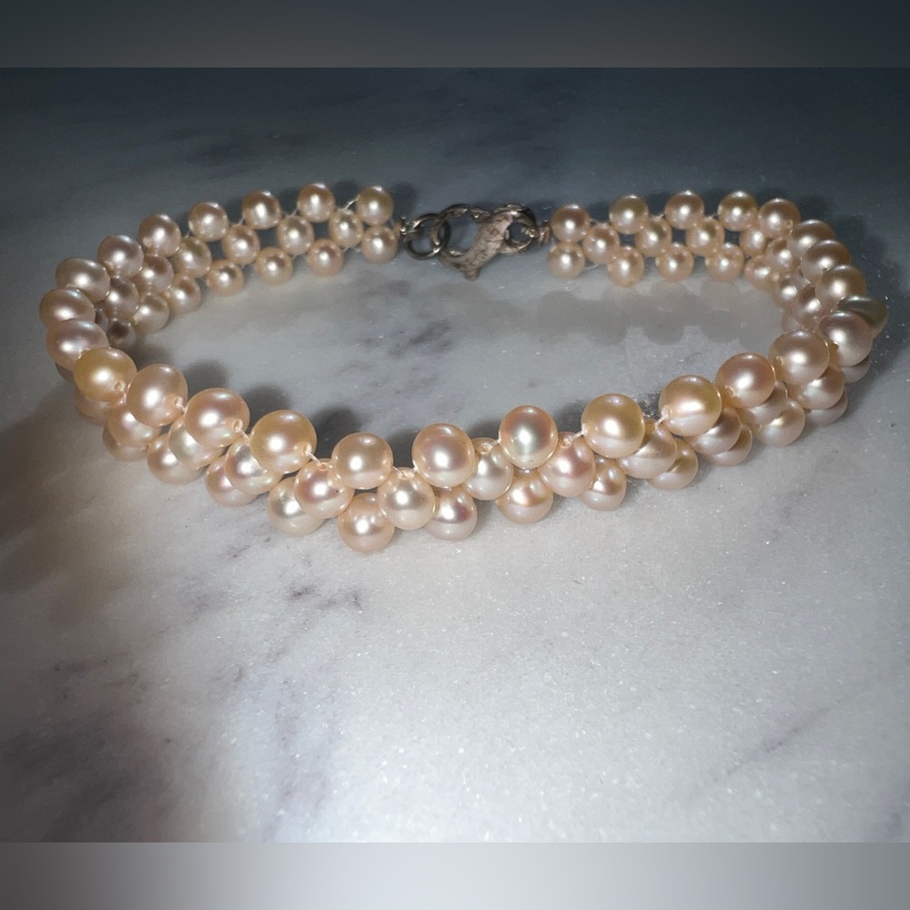 Pinkish Cream Pearl bracelet with silver clasp 7 inches long